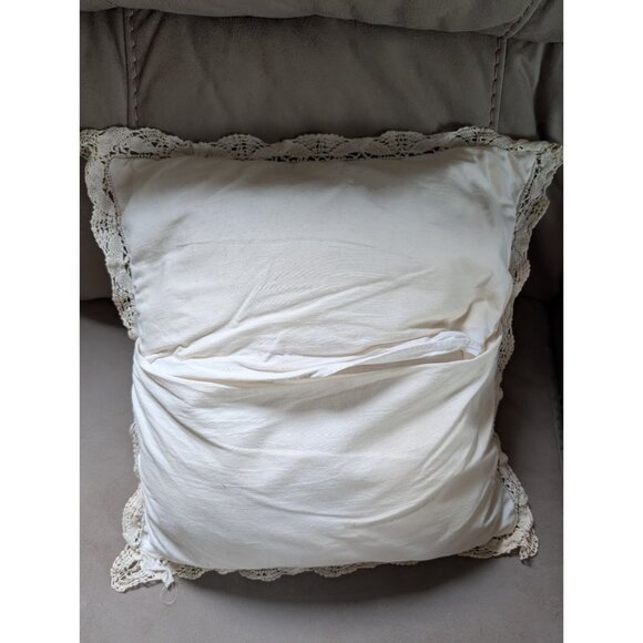 Vintage Ivory Throw Pillow With Embroidered Floral Design Crochet Trim 16"x16" - Picture 4 of 7